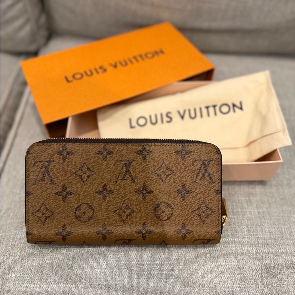 Authentic Louis Vuitton Reverse Monogram Zippy Wallet